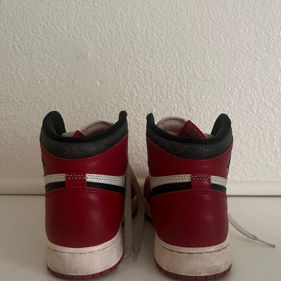 Air jordan 1 chicagoretro high og red sneakers+ black laces and verification tag - Picture 7 of 8